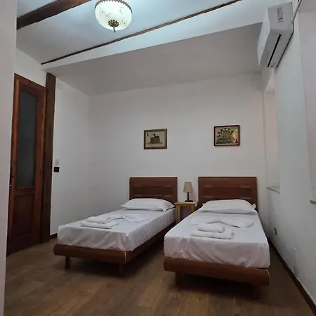 Antique House Muradie