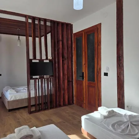 Antique House Muradie *