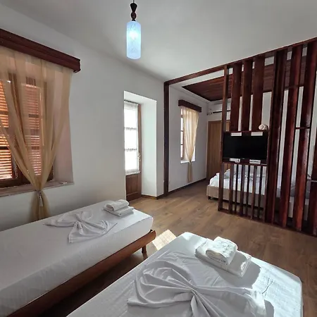 Antique House Muradie *