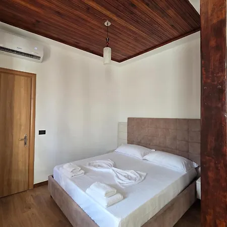 Antique House Muradie * Vlorë