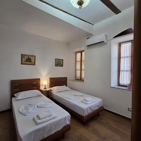 Antique House Muradie Guest house