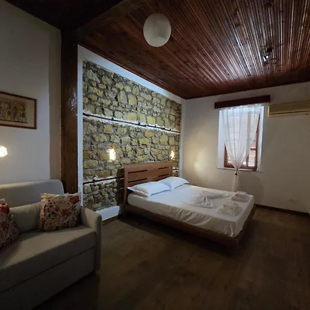 Antique House Muradie Vlorë