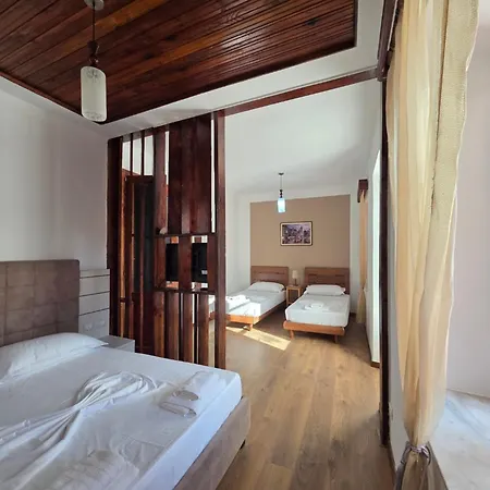 Antique House Muradie Guest house