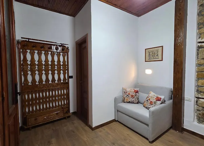 Antique House Muradie Pensjonat Wlora