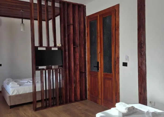 Antique House Muradie *